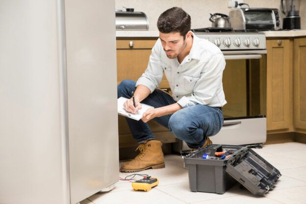 technicien-réparation-refrigerateur